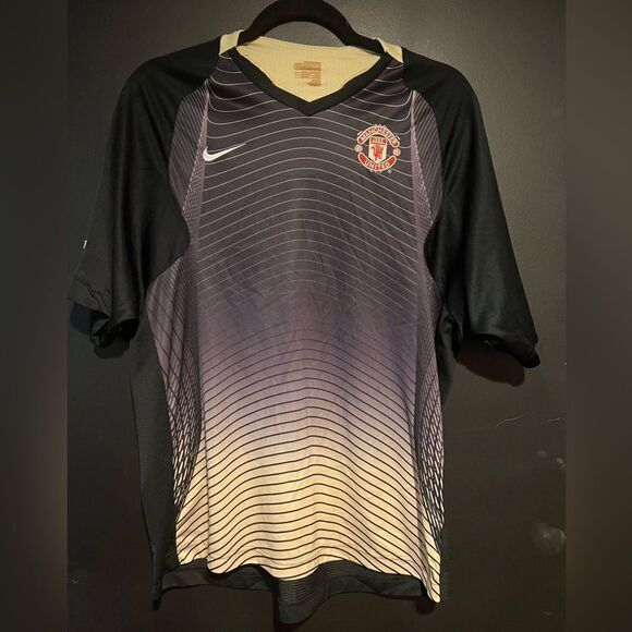 Manchester United Jersey - 2008 Training Jersey by Nike - Picture 1 of 8